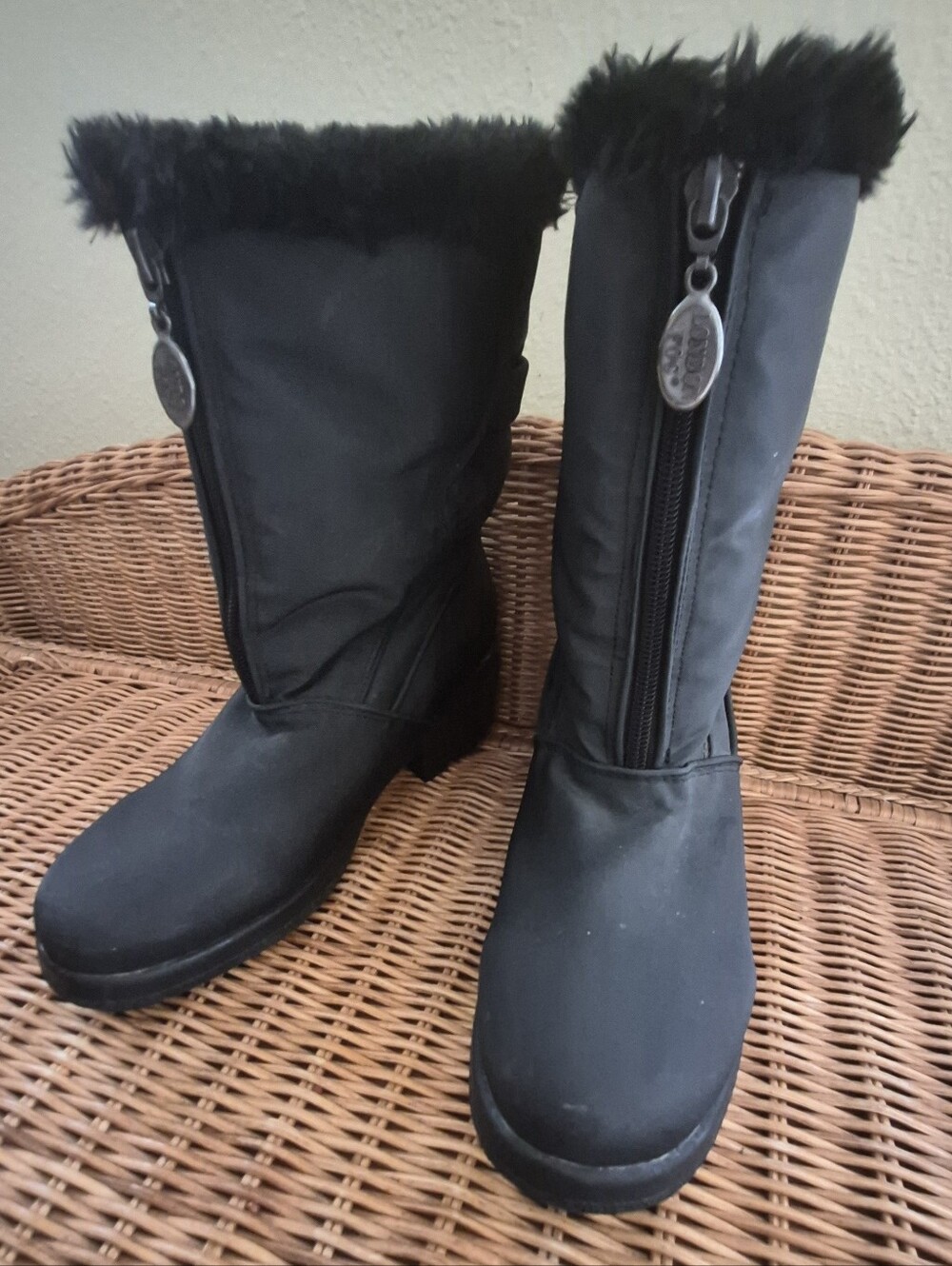 Black Boots Waterproof Lined 8M